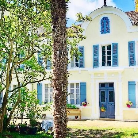La Roulotte Du Chateau De Framboise Dumes Екстер'єр фото